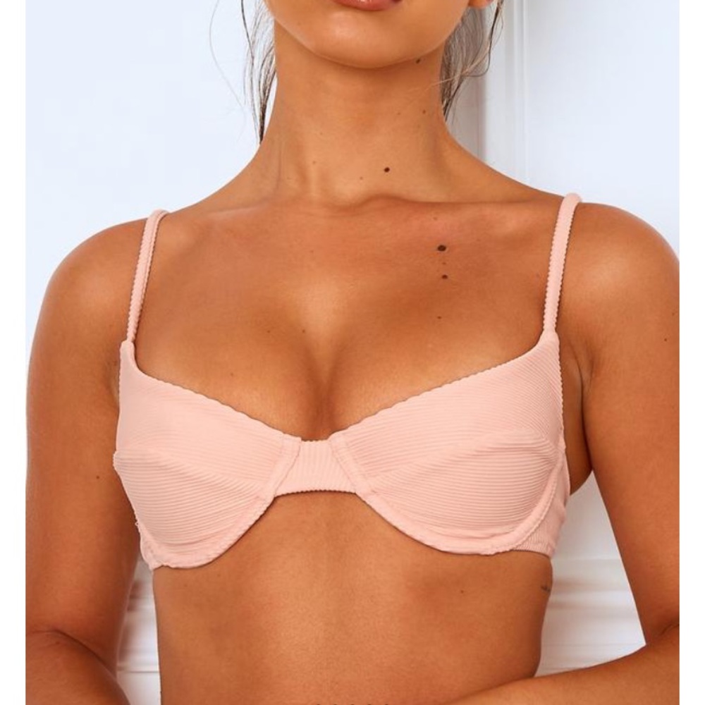 White fox boutique bikini top